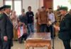 Bupati Lantik Ibrahim Rasimu Jadi Pj Sekda Muna Barat
